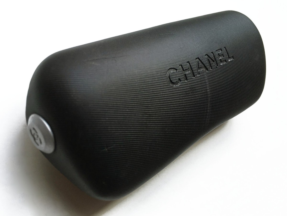 Vintage CHANEL Black sunglasses case Vintage 90 main image 4