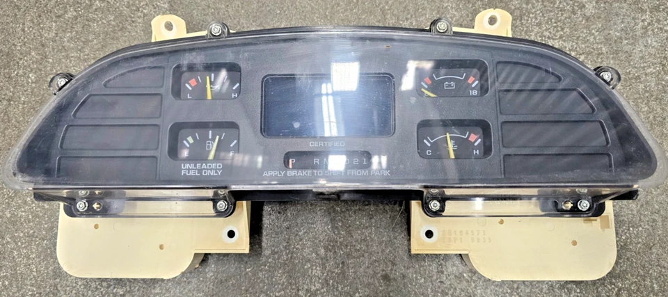 Cuadro de instrumentos velocímetro 96 Chevy Caprice 5,7 L 16177051 Foto 2 de 4
