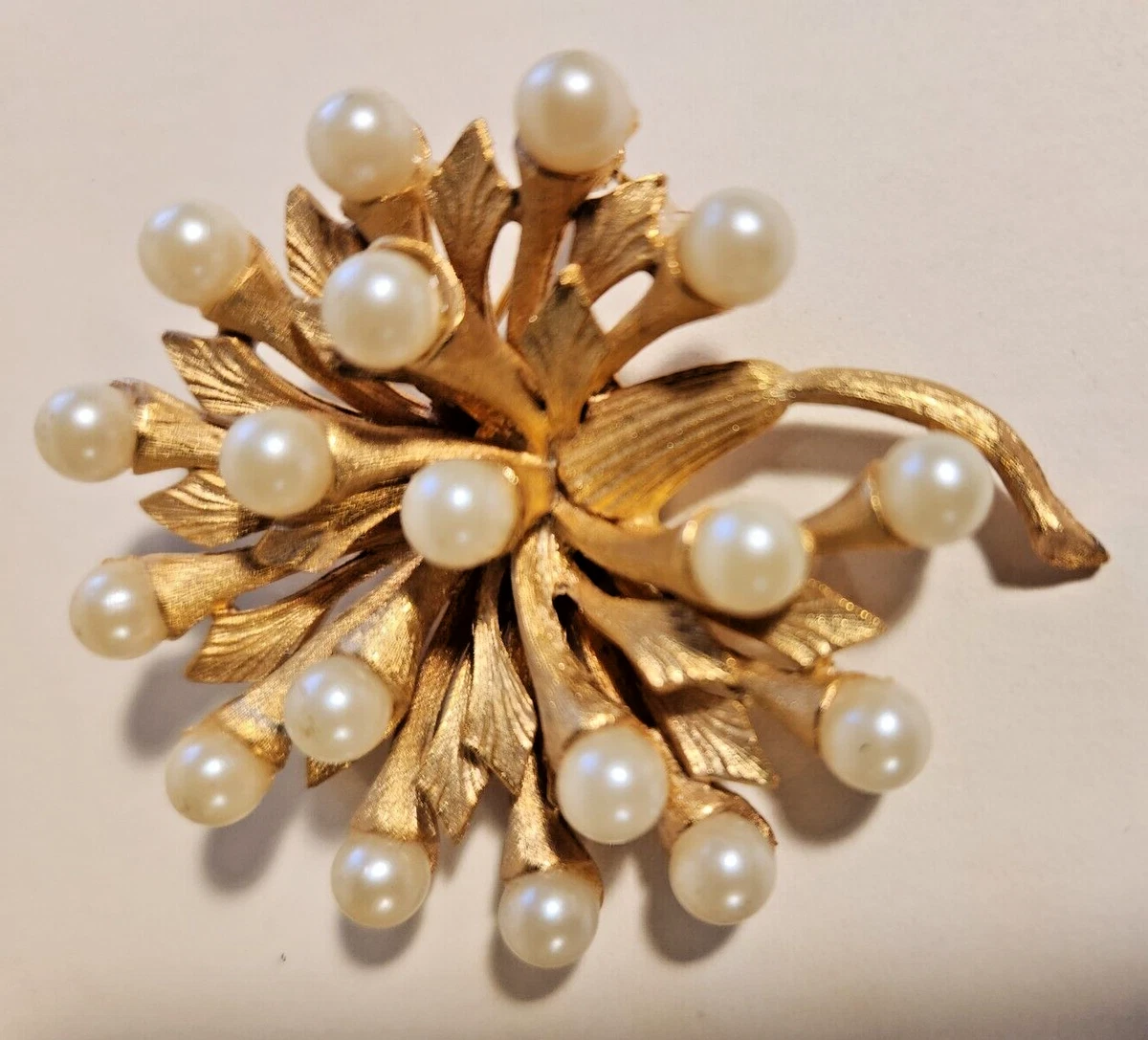 Vintage HAR Signed Gold Tone & Faux Pearl Brooch Pin 2  Round