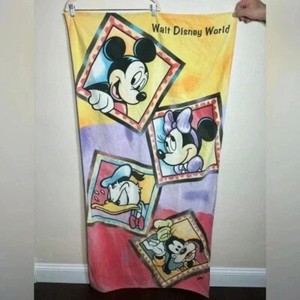 Vintage Walt Disney World Beach Towel Mickey Mouse Goofy Minnie Donald Duck 1989