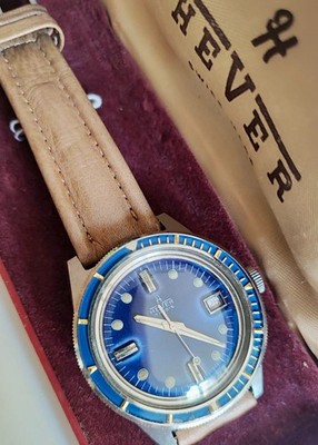 Skin Diver Hever 200MT um 1970 Bakelit Lünette komplett mit Original Etui