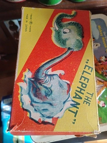 Elephant wind up made in Japan   In Box with Key