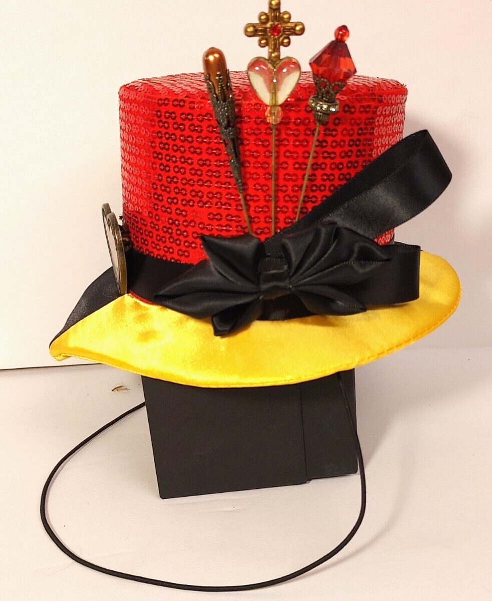 Auth Disney Parks Queen of Hearts Mini Hat Fascinator Red  display picture 1