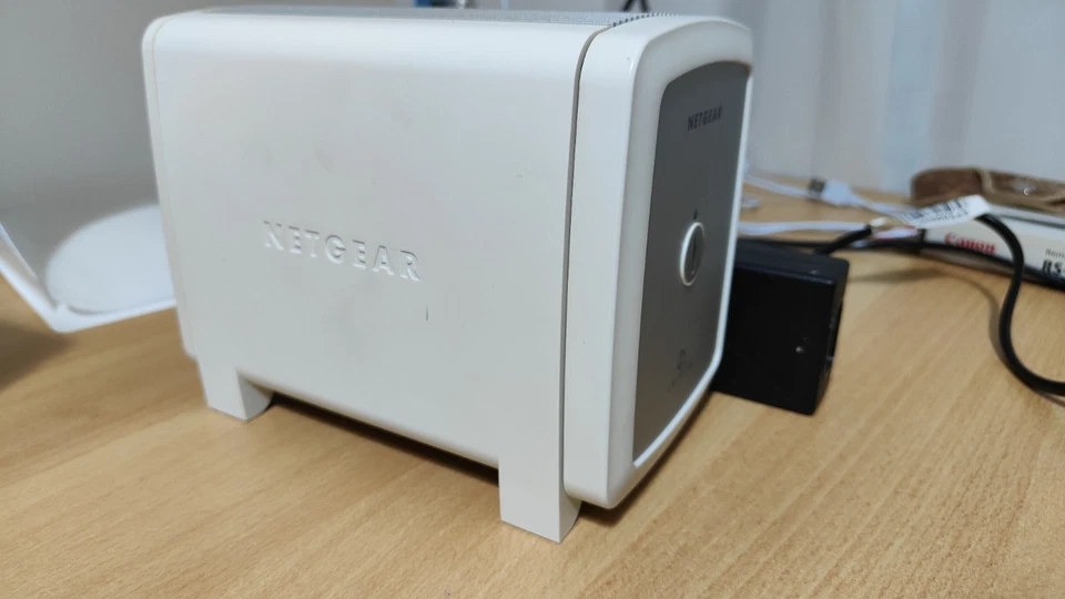 NETGEAR® SC101★STORAGE CONTROL UNIT  BACKUP SYSTEM★2 SLOT IDE 3.5P  ETHERNET NAS - Immagine 2 di 4