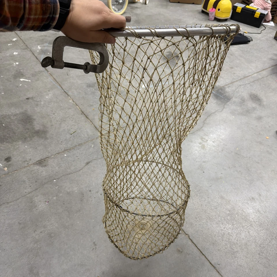 RARA Red de inmersión de pesca en hielo Frabill con abrazadera de agarre de tornillo - ¡Cuchara Minnow manos libres! Foto 3 de 4