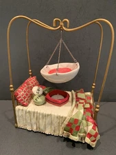 Yankee Candle Holiday Canopy Bed w Quilt Decorative Candle Warmer Resin 10 1/2"