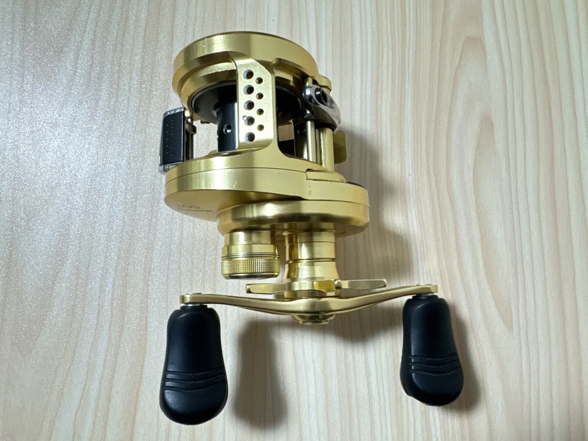 Baitcasting Reel 14 CALCUTTA CONQUEST 200 Right Handed