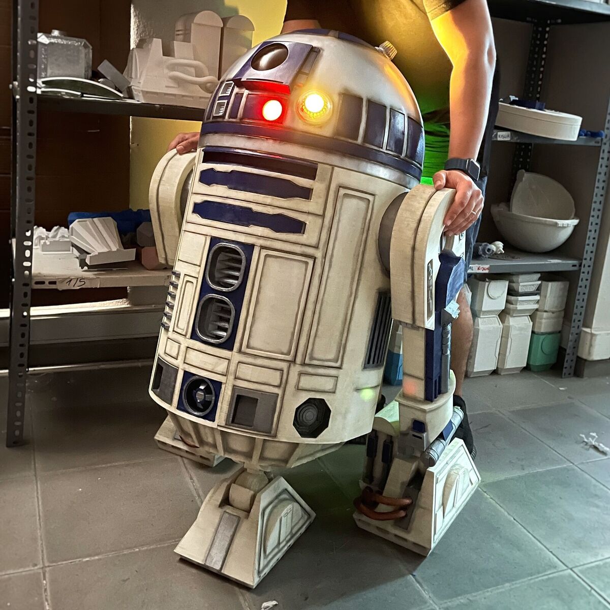 R2-D2 Life Size Statue - DIY Unpainted Kit | eBay R2-D2 Life Size Statue - DIY Unpainted Kit | eBay