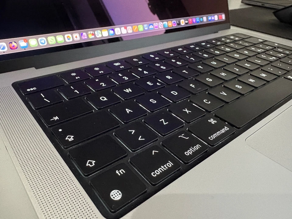 Apple MacBook Pro 14 M4 16GB RAM 1TB SSD argento - perfetto - Immagine 2 di 4