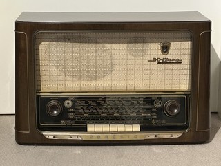 Röhrenradio Grundig 3033 – Guter Zustand spielt auf allen Wellenbereichen
