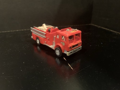 HO Scale Mack MC Fire Truck plastic as is condition.