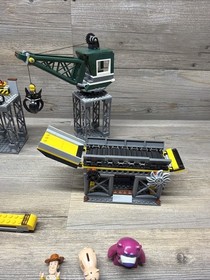 LEGO Toy Story: Trash Compactor Escape (7596) Incomplete READ !!!!