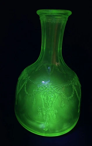 Vintage Anchor Hocking Uranium Glass Decanter (No Stopper) Cameo Ballerina 8”