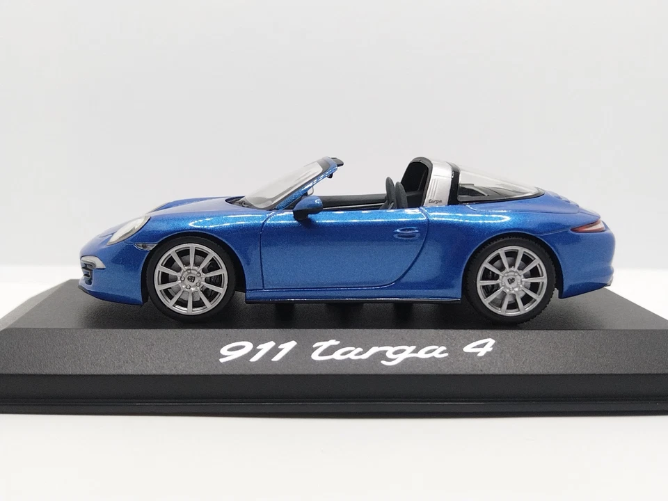 Minichamps 1/43 Dealer Porsche Carrera 911 Targa 4S 991. Very Rare! - Image 3 of 4