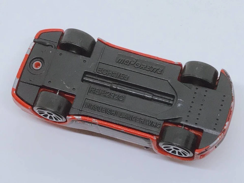 Un'auto pressofusa taglia 14 Tomica Majorette Mitsubishi Lancer WRC Ralliart ... - Immagine 3 di 4