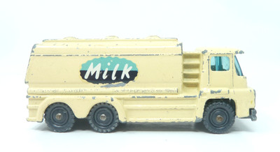 Husky Guy Warrior Milchtanker No17