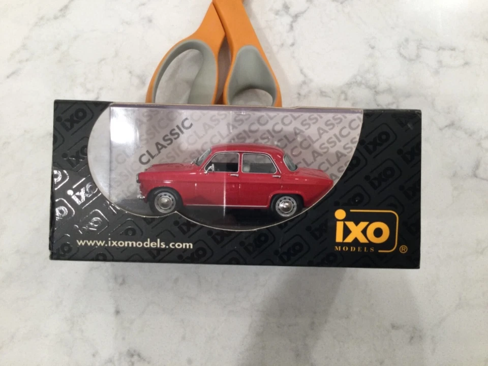 Modelos IXO 1:43 Alfa Romeo Gulietta Berlina 1956 Diecast Foto 2 de 3