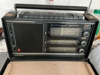 Grundig Satellit 2000 incl case some paperwork.