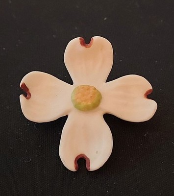 Vintage Dogwood Brooch / Pin