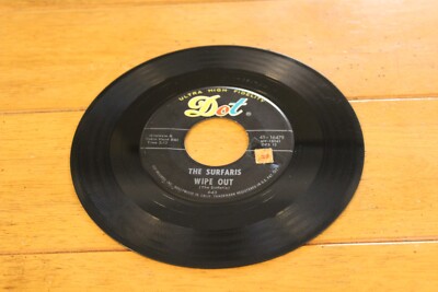 THE SURFARIS - WIPE OUT / SURFER JOE 45RPM 7'' SINGLE G+ DOT