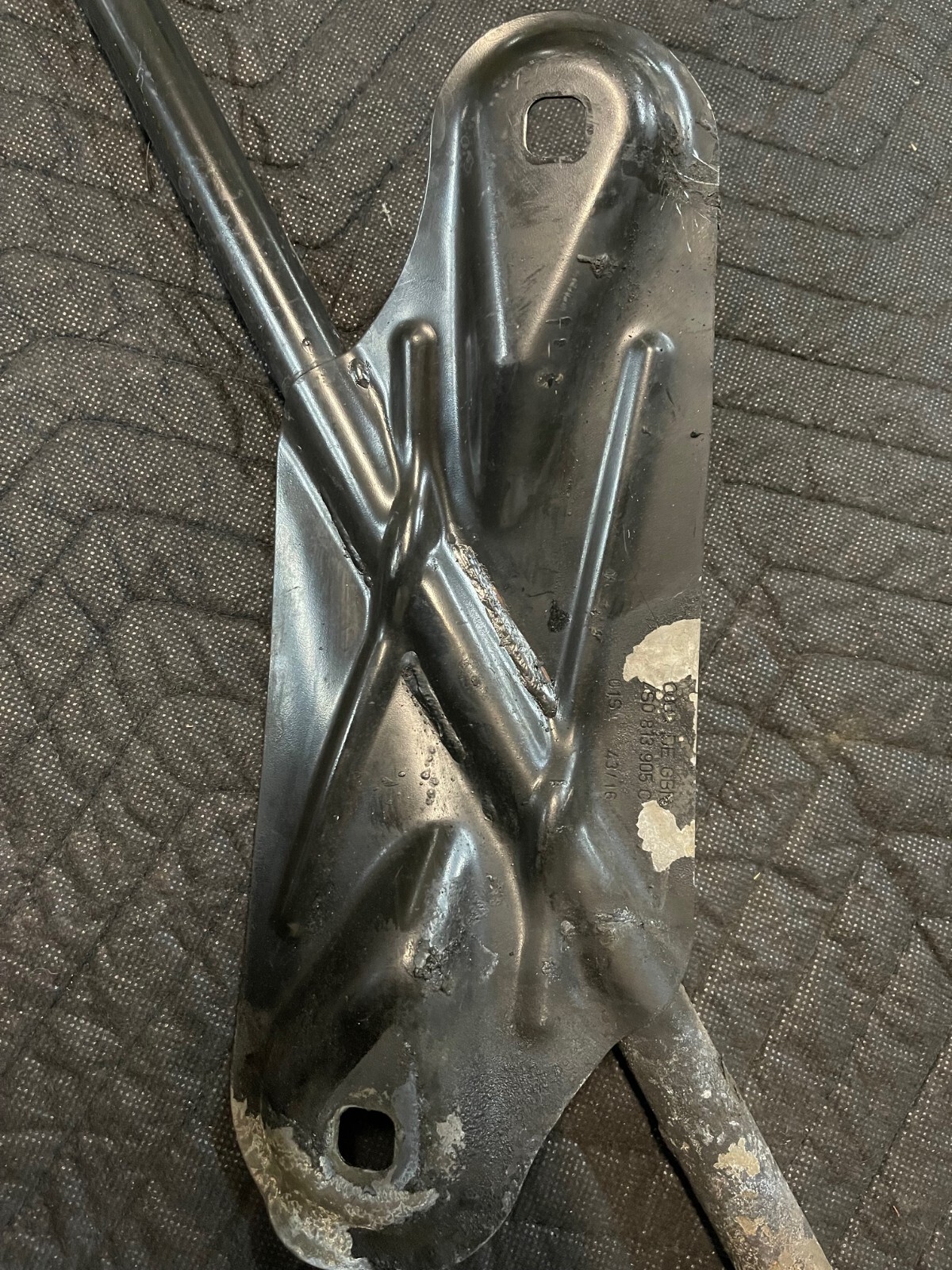 2017 AUDI R8/LAMBORGHINI HURACAN SUPPORT MOUNTING BRACKET OEM 4S0 813 905 C