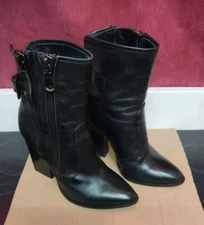 INNOVARE Made in "Italy" Blocked Heel Leather Biker Ankle Boot Double Zipped