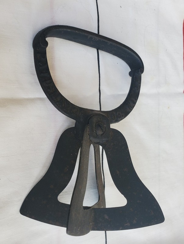 Cottagecore Chopper Cast Iron Metal Cutter Star Bell 6 blade Primitive MARKED!