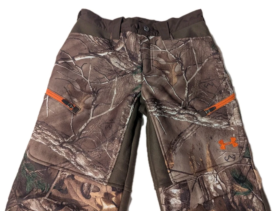 Calça de caça camuflada Under Armour masculina juvenil Ayton Storm ColdGear Realtree tamanho XL - Imagem 2 de 4