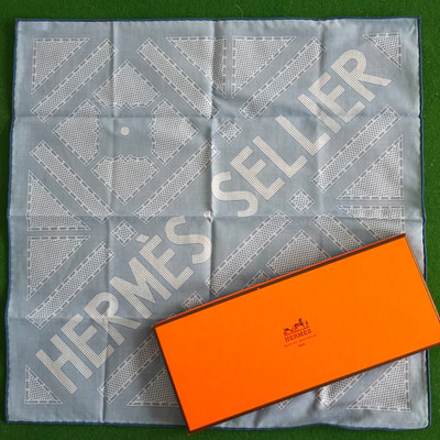MINT! Hermes Seller 16  Pocket Square Handkerchief Like New Original Box