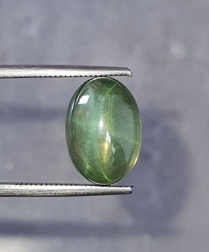 9.38Ct 6 Rays Green Star Sapphire Oval Cabochon Lab Grown Loose Gemstone 14x10MM - Picture 4 of 6