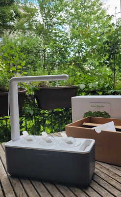 Click and Grow * Smart Garden 3