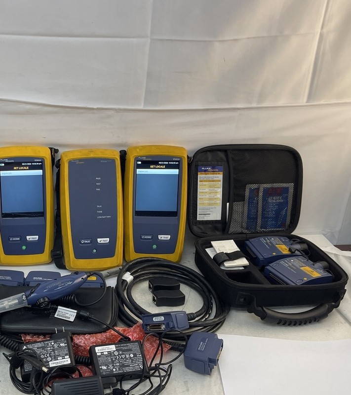 Fluke Networks Versiv Cable Analyzers(Pair) W/ 2x DSX-8000CU 2000 MHZ & 1 Remote