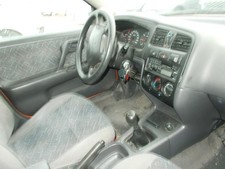 Porte arrière et accessoires Nissan PRIMERA