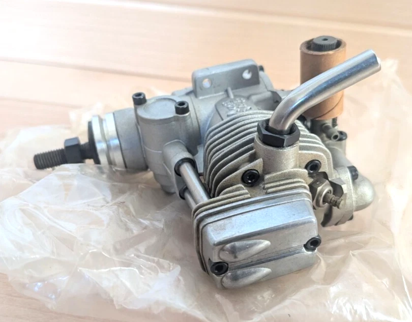 O.S. FS-20 3.56cc 4 cycle R/C airplane glow engine with exhaust pipe, new f/s - Image 4 of 4