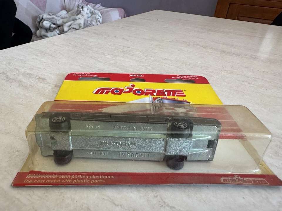 MAJORETTE LIMOUSINE N.339 SCALA 1:55 MADE IN FRANCE ANNI 80 NUOVA IN BOX - Immagine 4 di 4