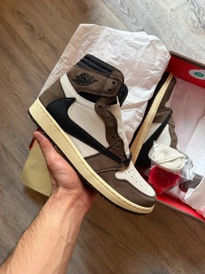 Air Jordan 1 Retro High Travis Scott Cactus Jack