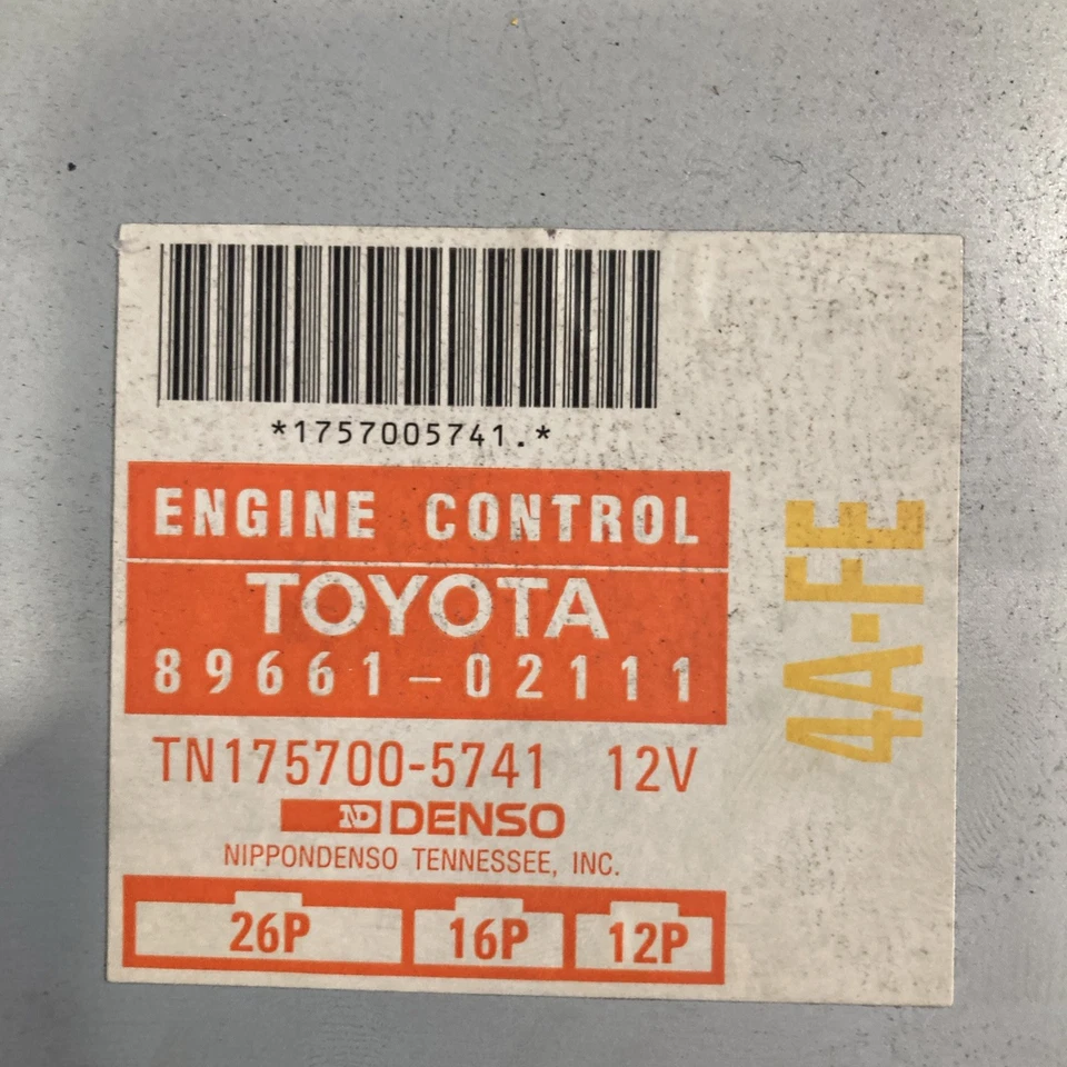 Toyota Corolla 1993-1994 ECU/ECM 89661-02111 Foto 2 de 4