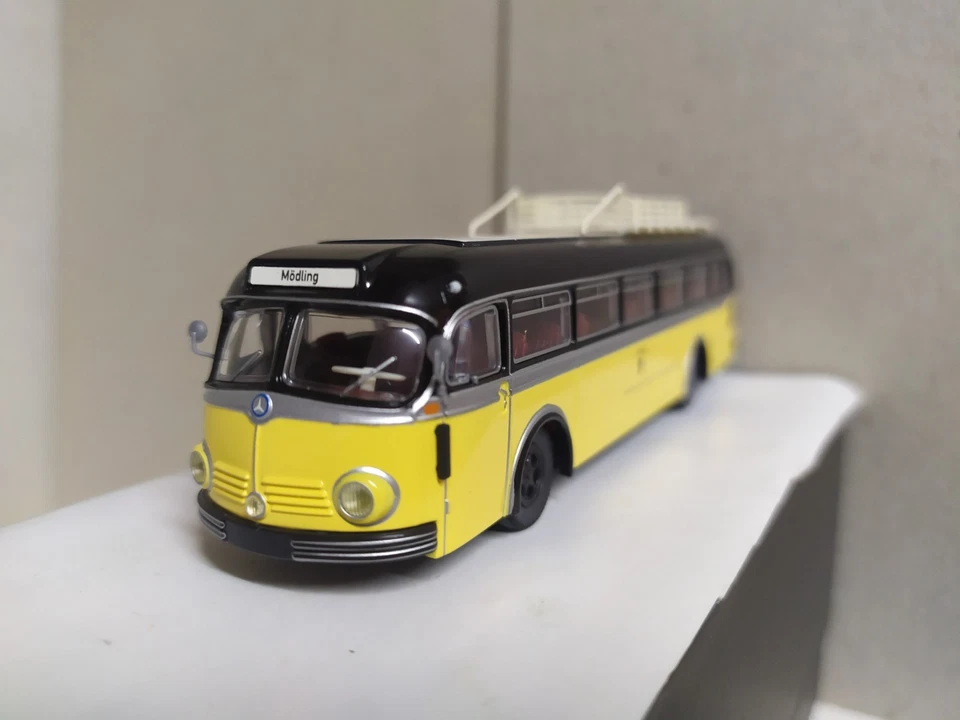 Autocar MB O 6600 . Osterreichische Post . Brekina 50512 . Escala 1/87 - Imagen 4 de 4