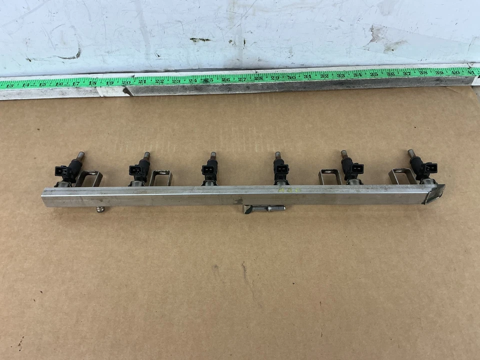 Riel inyector de combustible BMW X3 F25 xDrive28i 2011-2017 con inyectores 7531634 OEM Foto 4 de 4