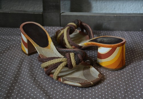 Miu Miu, Authentiques chaussures vintage MIU MIU, sandes à talons, à motifs 70's, p.35