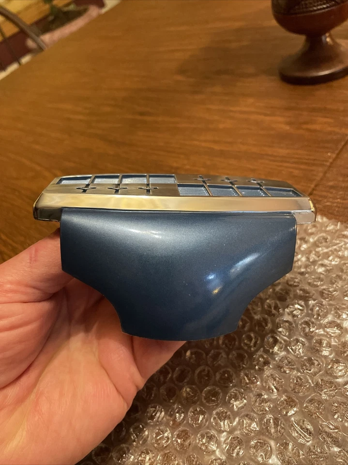 Nuevo de Lote Antiguo Chevrolet 1959-1960 Botón de Bocina GM 3755680 Biscayne Brookwood Elcamino 59-60 Foto 4 de 4