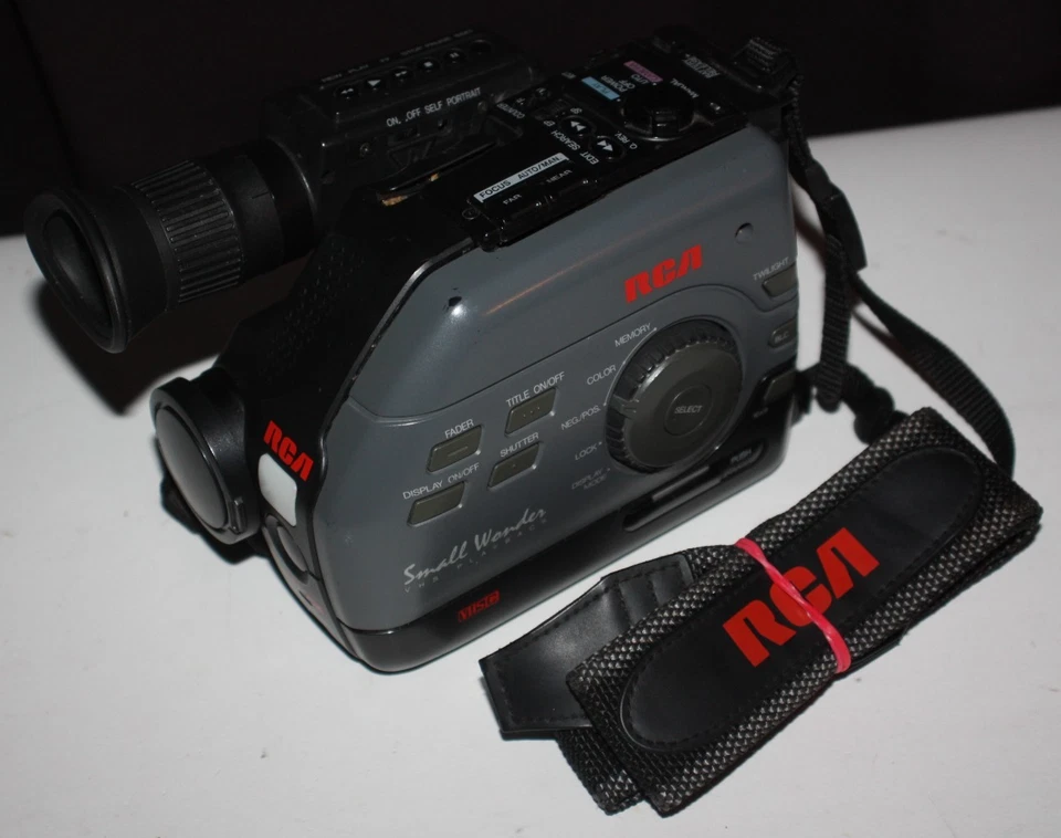 RCA Small Wonder VHS-C Camcorder Model CC187 Vintage 1992 - Powers On READ - Image 2 of 4