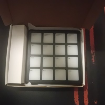 Donner STARRYPAD MINI Tragbare Drum-Maschine mit 16 Pads und USB-MIDI
