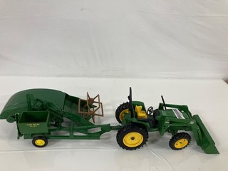1/16th Scale ERTL Die Cast John Deere 6400 Tractor & 12A Combine