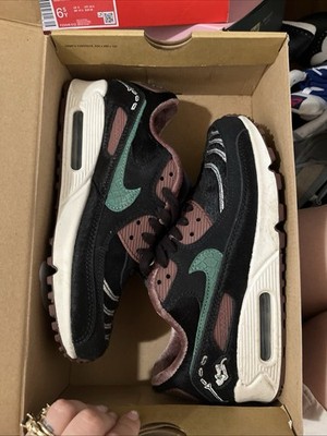 Nike Air Max 90 SE Women's Sneakers Siempre Familia Dia de Muertos 2022 Size 8.5
