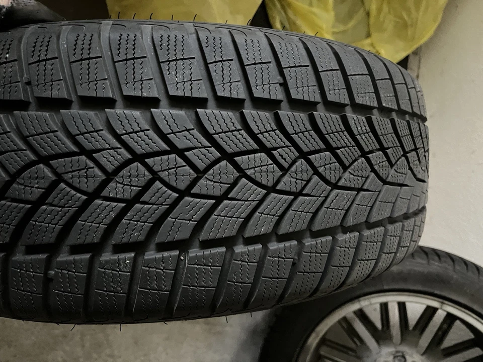 Orginal Seat Ateca Performen 2 Felgen mit Good/Year Winterreifen Ultra Grip GEN - Bild 2 von 4