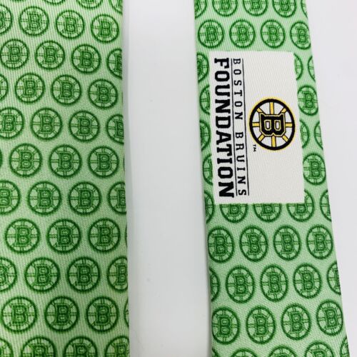 Corbata de seda VINEYARD VINES Boston Bruins 60" patrón de logotipo verde 3,5" EE. UU. - Imagen 3 de 10