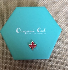 Details About New Authentic Origami Owl Maple Leaf Silver Red Canada Fall Tree Nature Charm