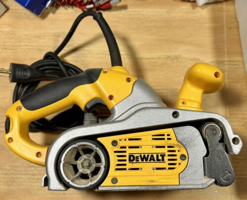 DeWalt DW433 3" x 21" Variable Speed Corded Belt Sander With Extras