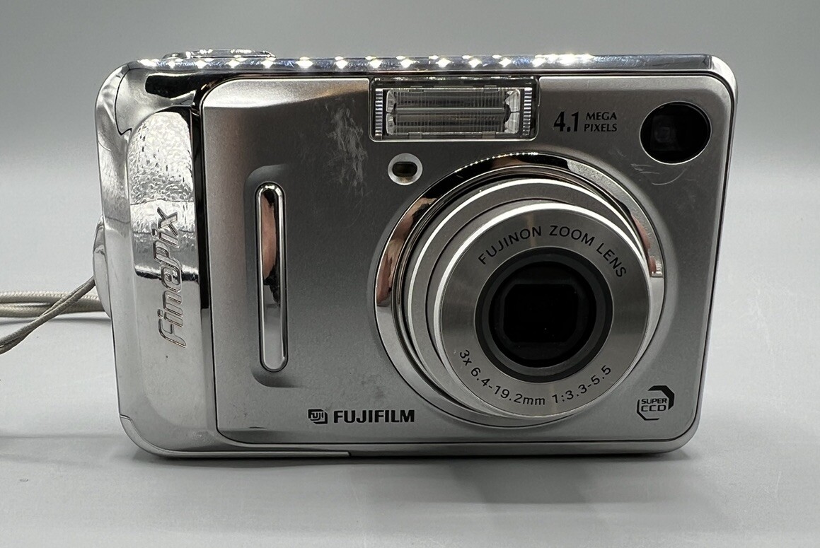 Fujifilm Finepix A400 Camera Digital 4.1 Mega Pixel Fujinon Zoom
